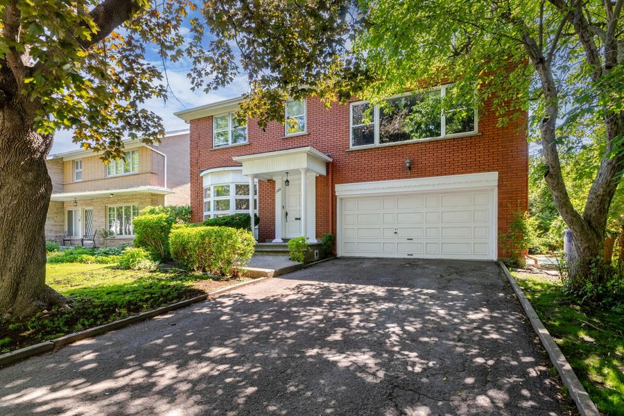 180 Avenue Glengarry, photo 1